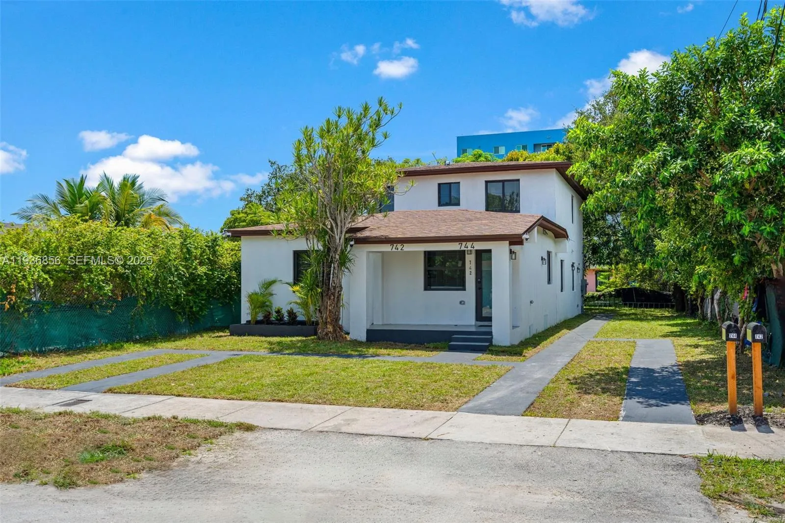 742 NW 70th St, Miami FL 33150