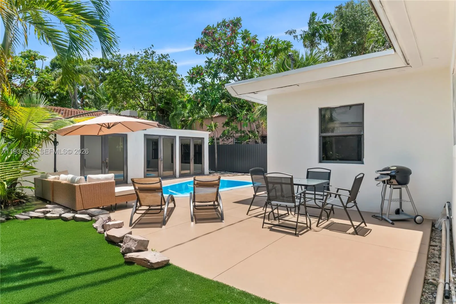 for sale at 509 SE 19th St, Fort Lauderdale FL 33316
