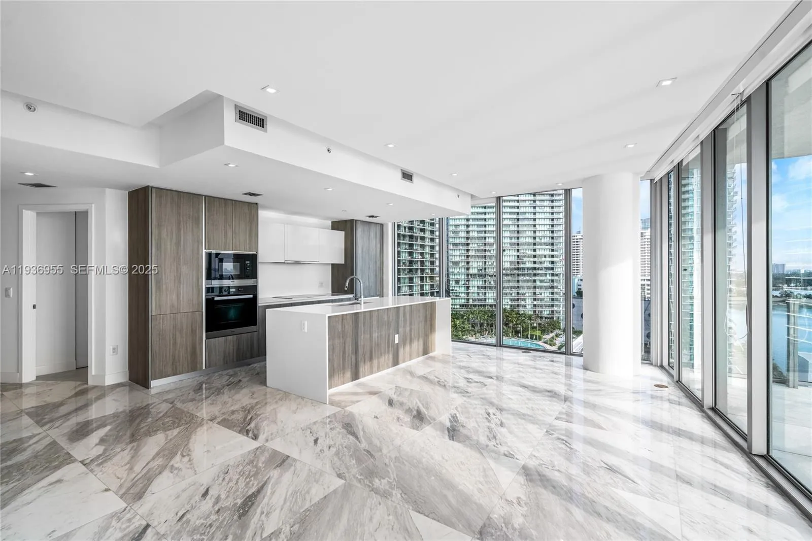 2900 NE 7th Ave # 1402, Miami FL 33137