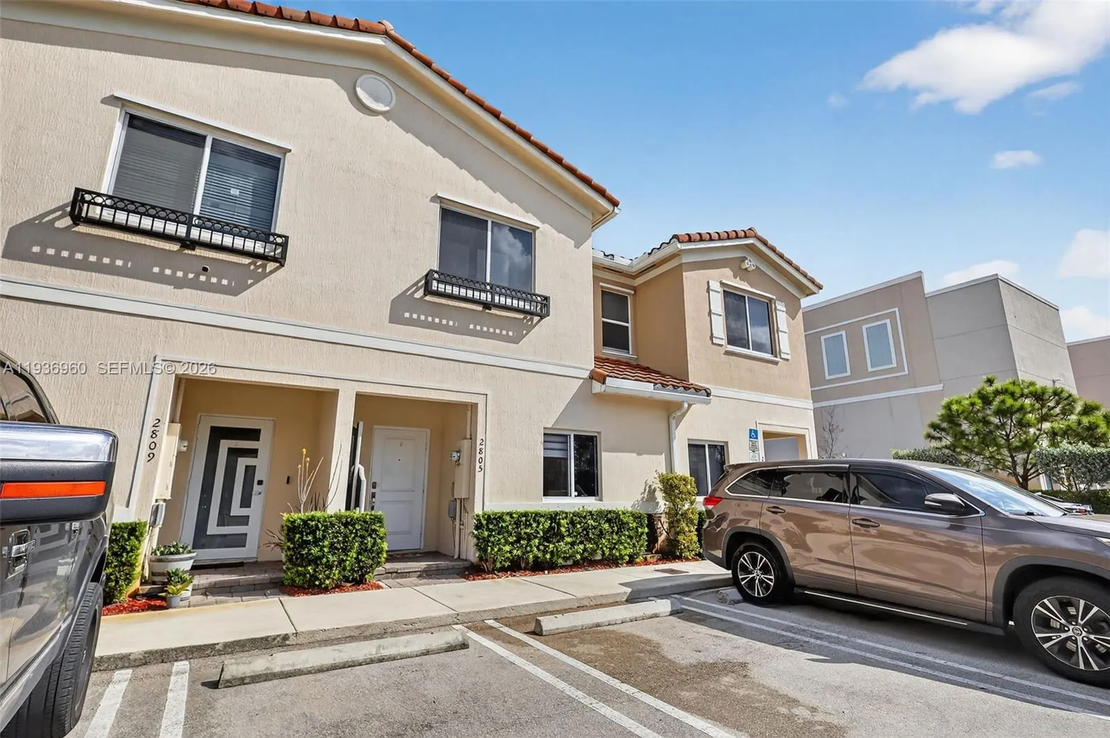2805 NW 180th St, Miami Gardens FL 33056