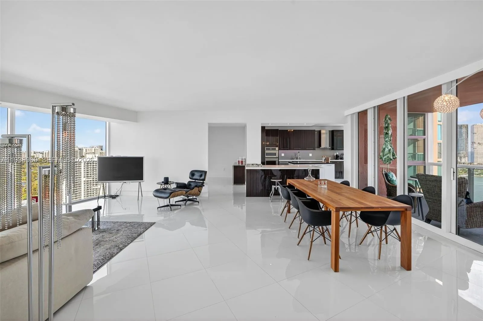 3370 Hidden Bay Dr # 2711, Aventura FL 33180