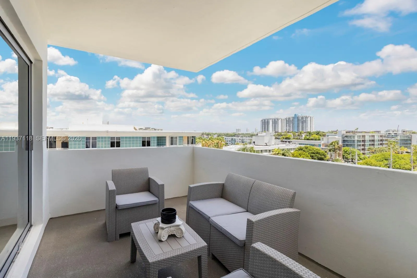 1 bedroom 1 bath for sale at 3 Island Ave # 07B, Miami Beach FL 33139