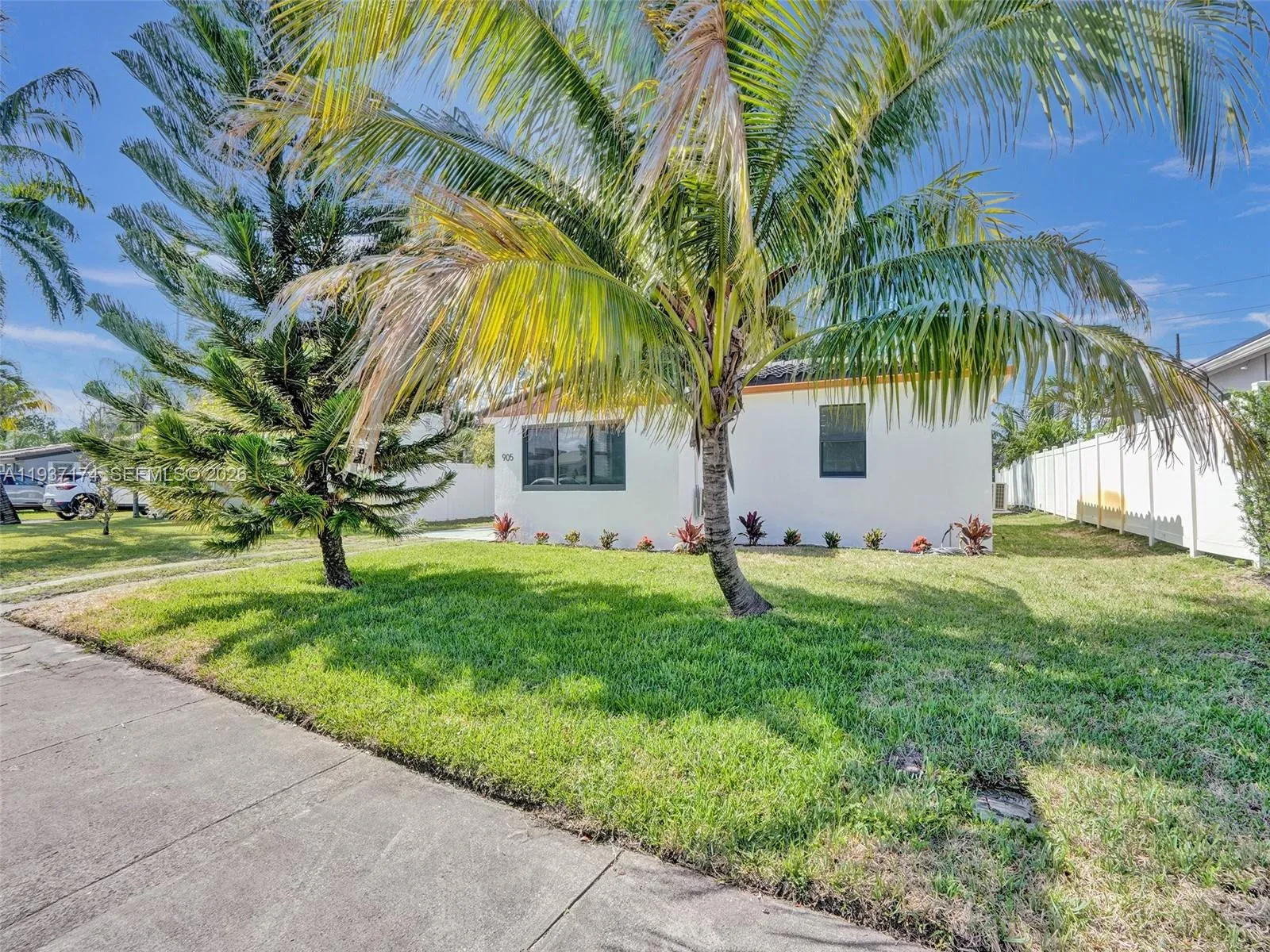 905 SW 22nd St, Fort Lauderdale FL 33315