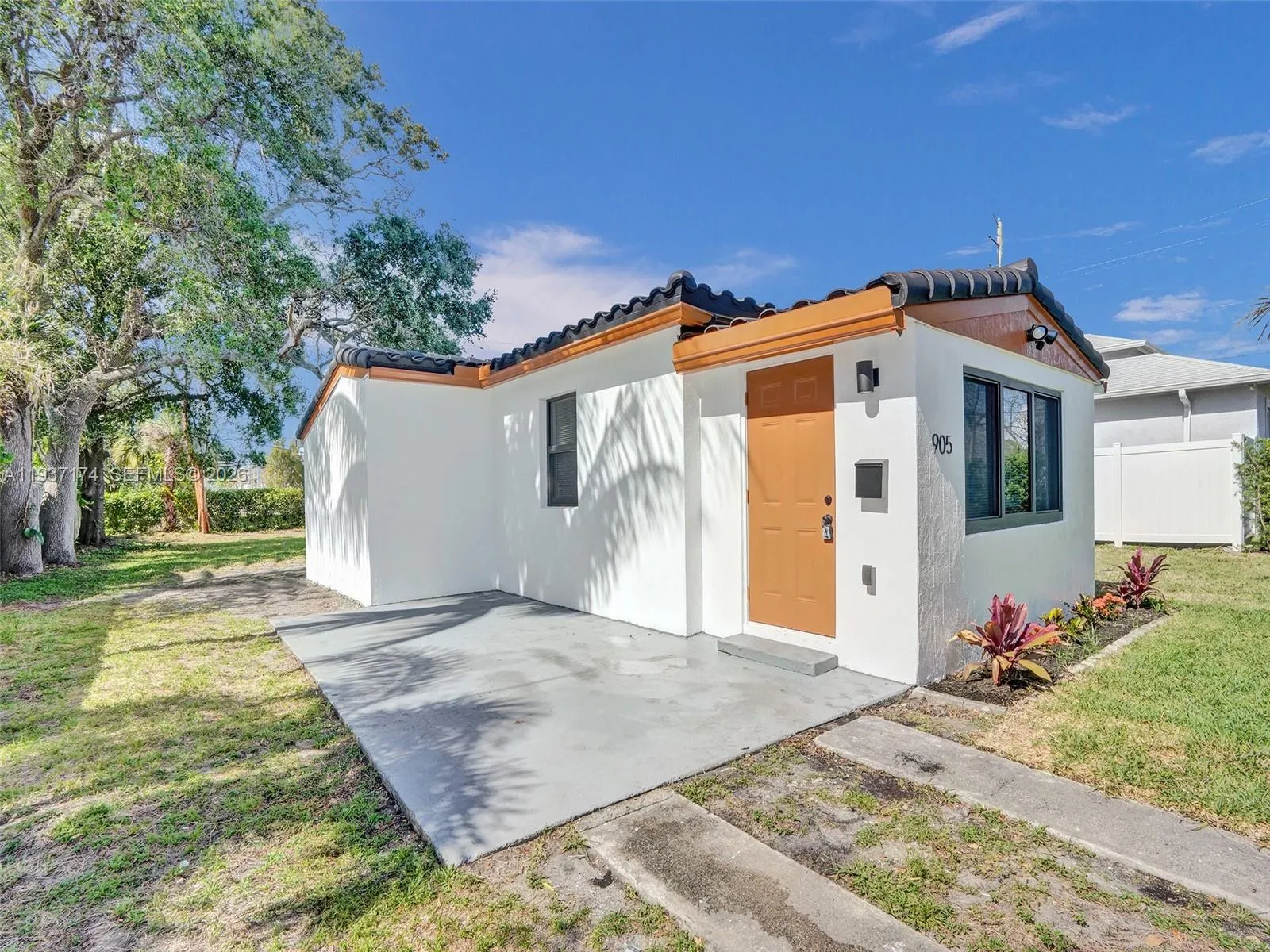 905 SW 22nd St, Fort Lauderdale FL 33315