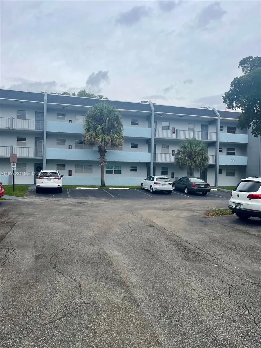 2 bedroom 2 bath Residential for sale at 8351 Sands Point Blvd # A208, Tamarac FL 33321