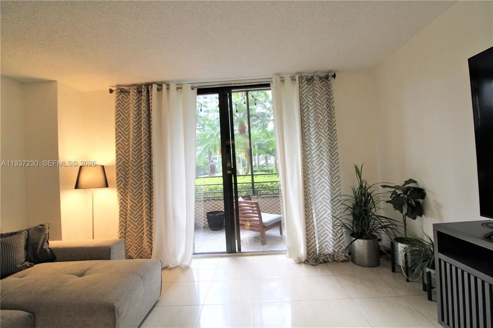 2500 Parkview Dr # 315, Hallandale Beach FL 33009
