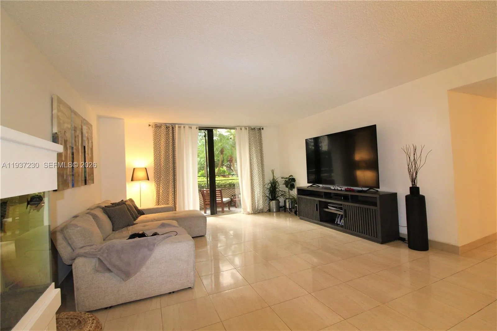 2500 Parkview Dr # 315, Hallandale Beach FL 33009
