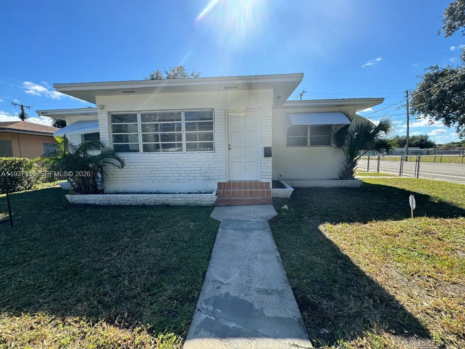 890 NW 55th St, Miami FL 33127