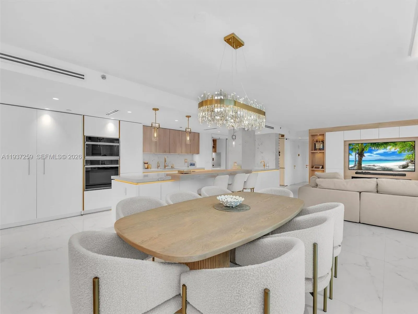 2 bedroom 2 bath Residential for sale at 19707 Turnberry Way # 6E, Aventura FL 33180