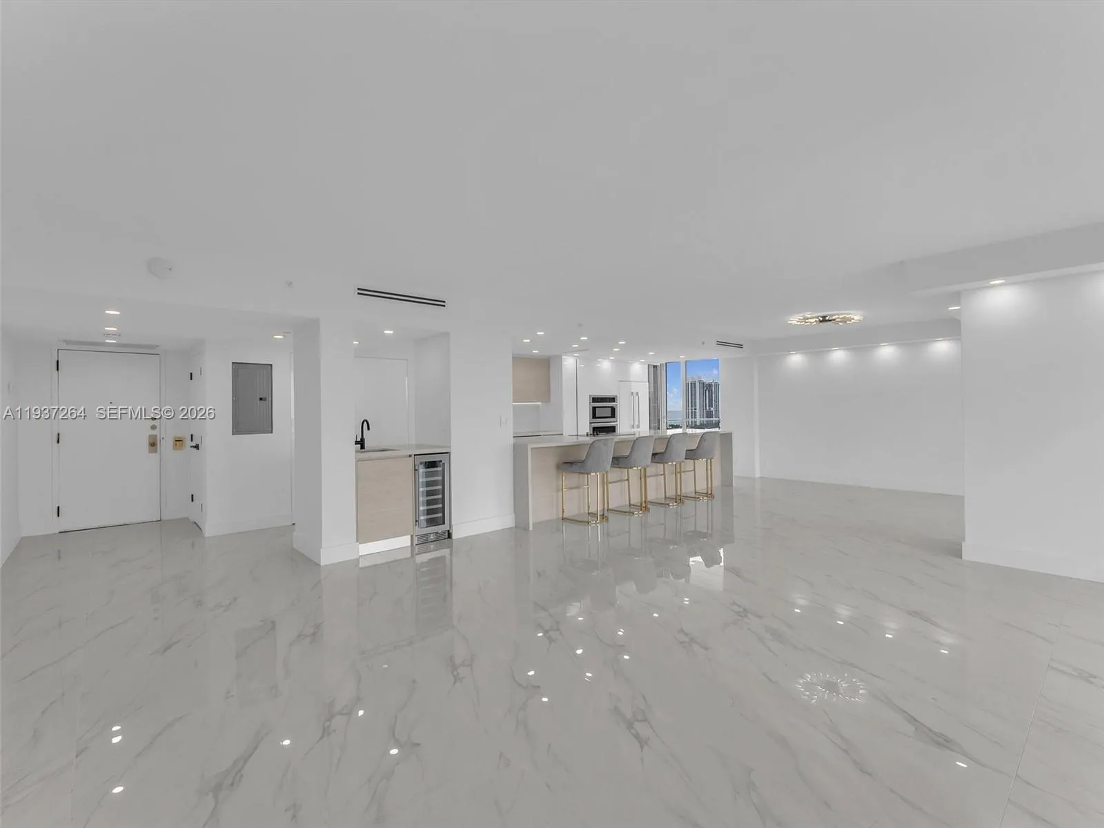 19707 Turnberry way # 25D, Aventura FL 33180