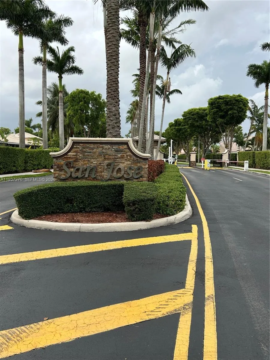 4 bedroom 3 bath for sale at 15442 SW 139th St, Miami FL 33196