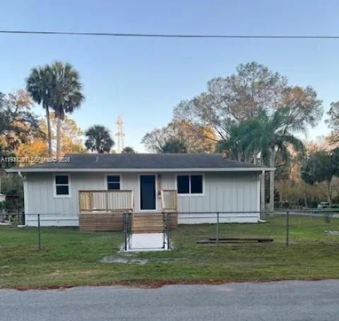 2 bedroom 1 bath Residential for sale at 2823 Belinda Drive, Deland FL 32720