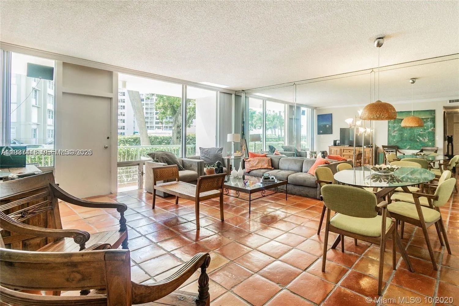 1 bedroom 1 bath for sale at 1408 Brickell Bay Dr # 105, Miami FL 33131