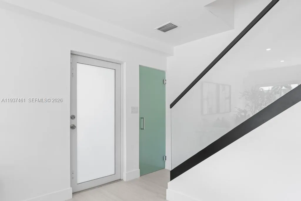 7286 Gary Ave, Miami Beach FL 33141