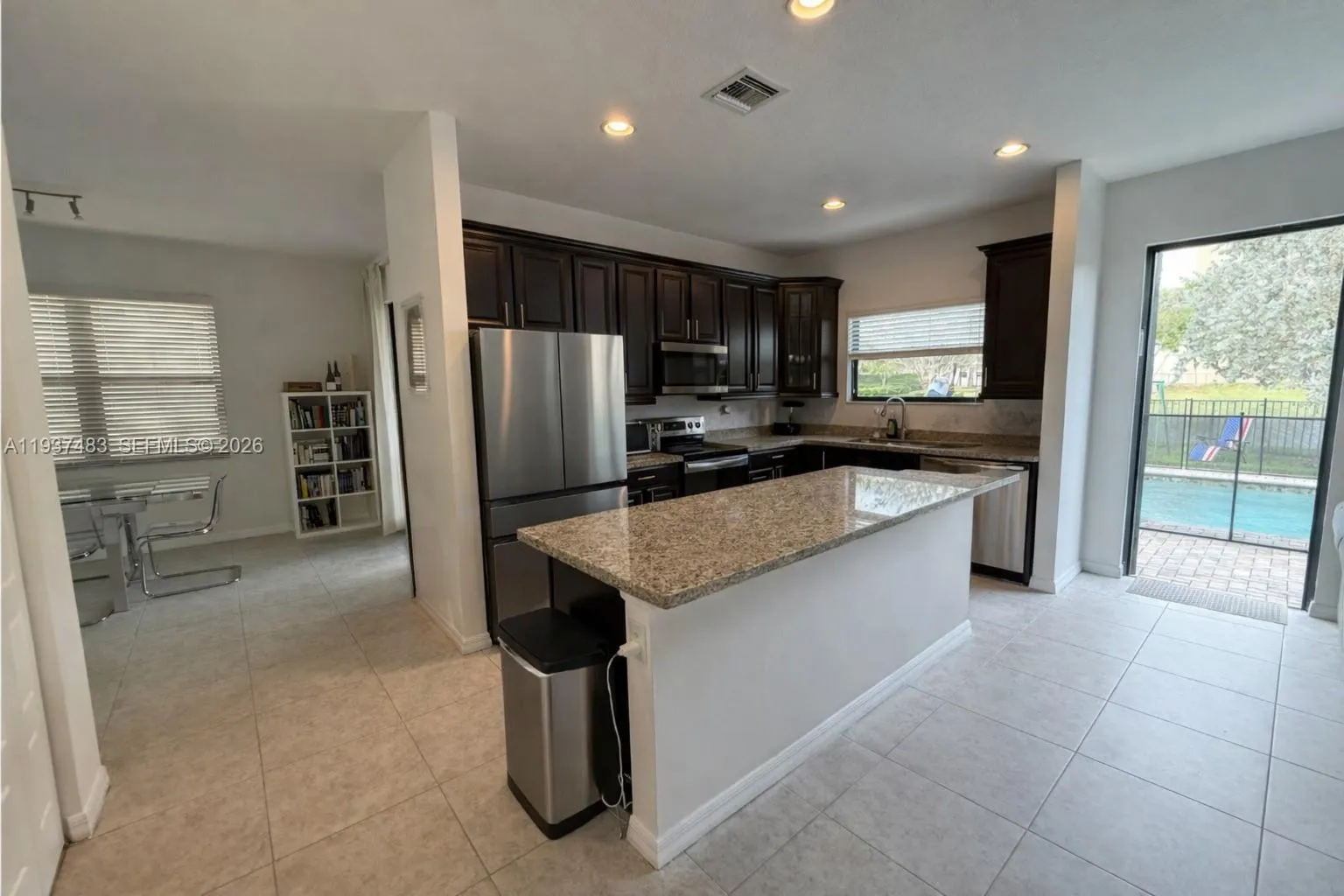 909 NE 193rd Ter, Miami FL 33179