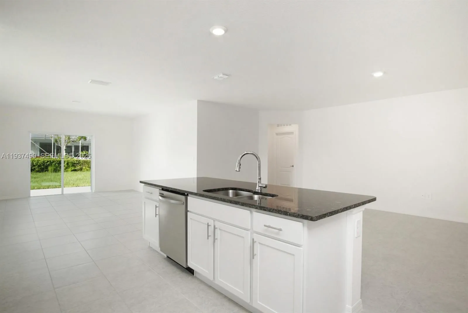 811 SE Seahouse Dr, Port St. Lucie FL 34983