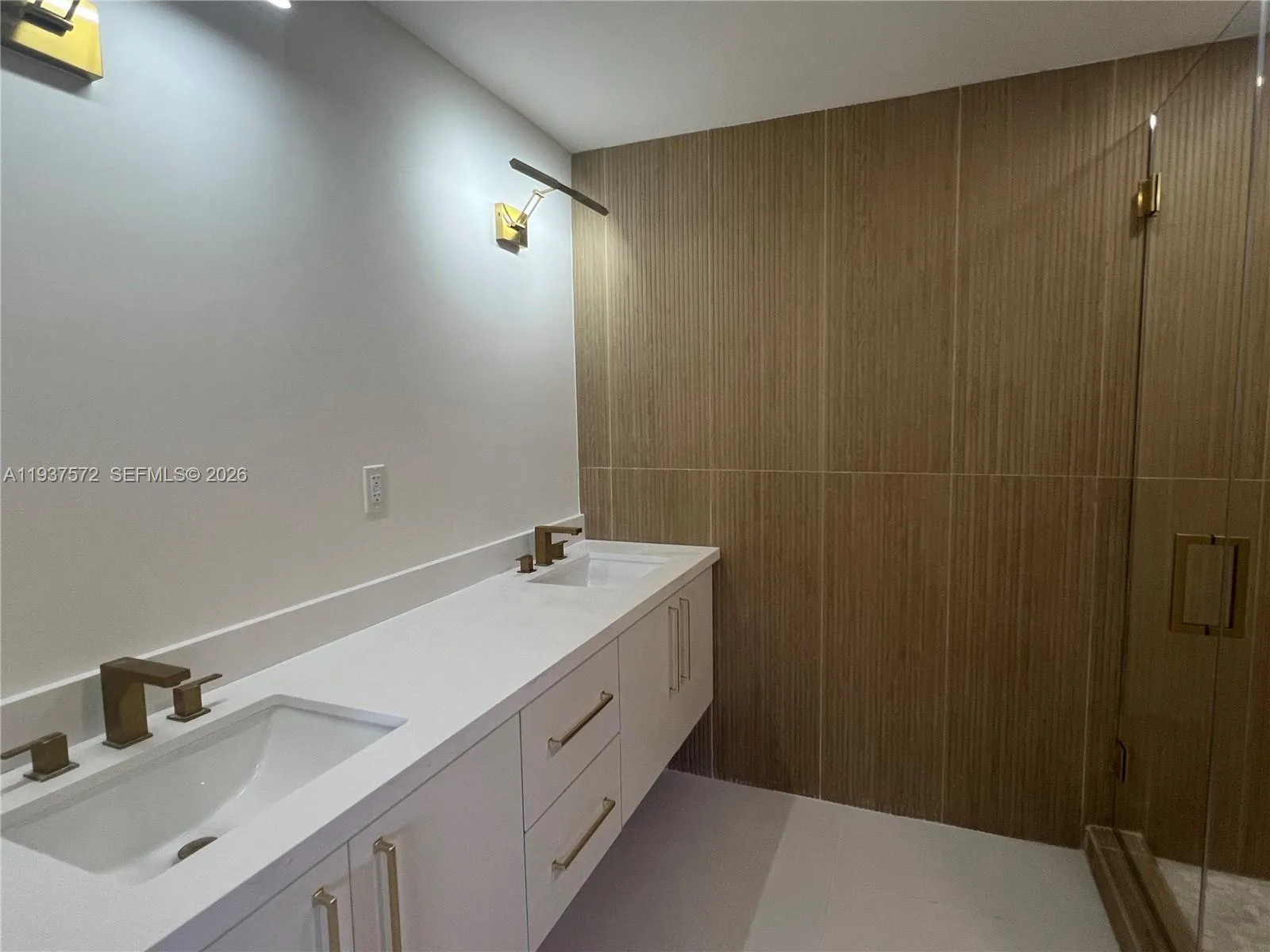 2315 NW 3rd St, Miami FL 33125