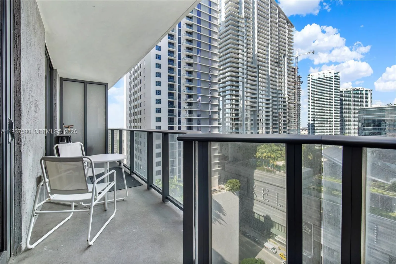 1 bedroom 1 bath for sale at 45 SW 9th St # 1609, Miami FL 33130