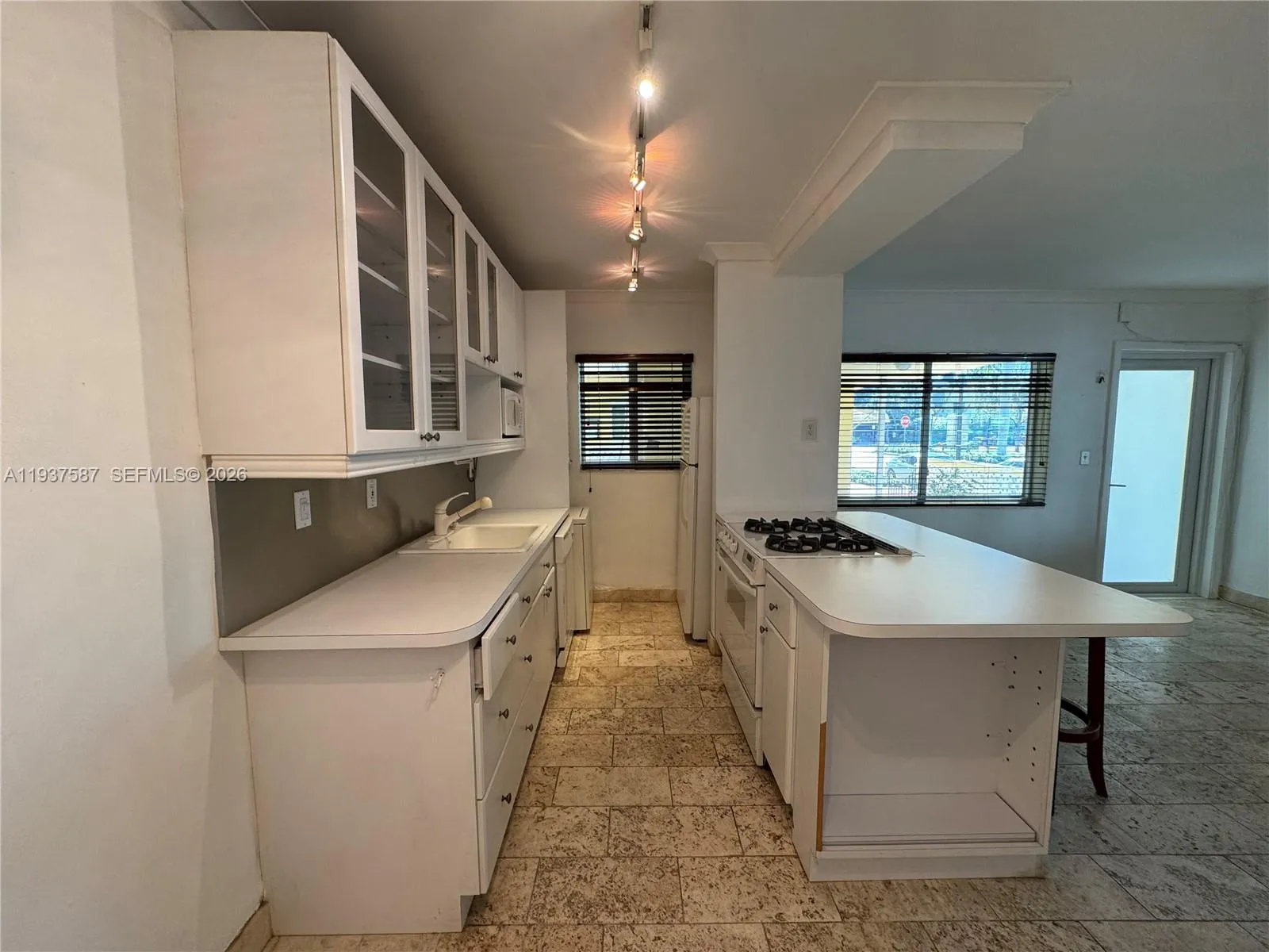 75 Washington Ave # 12, Miami Beach FL 33139