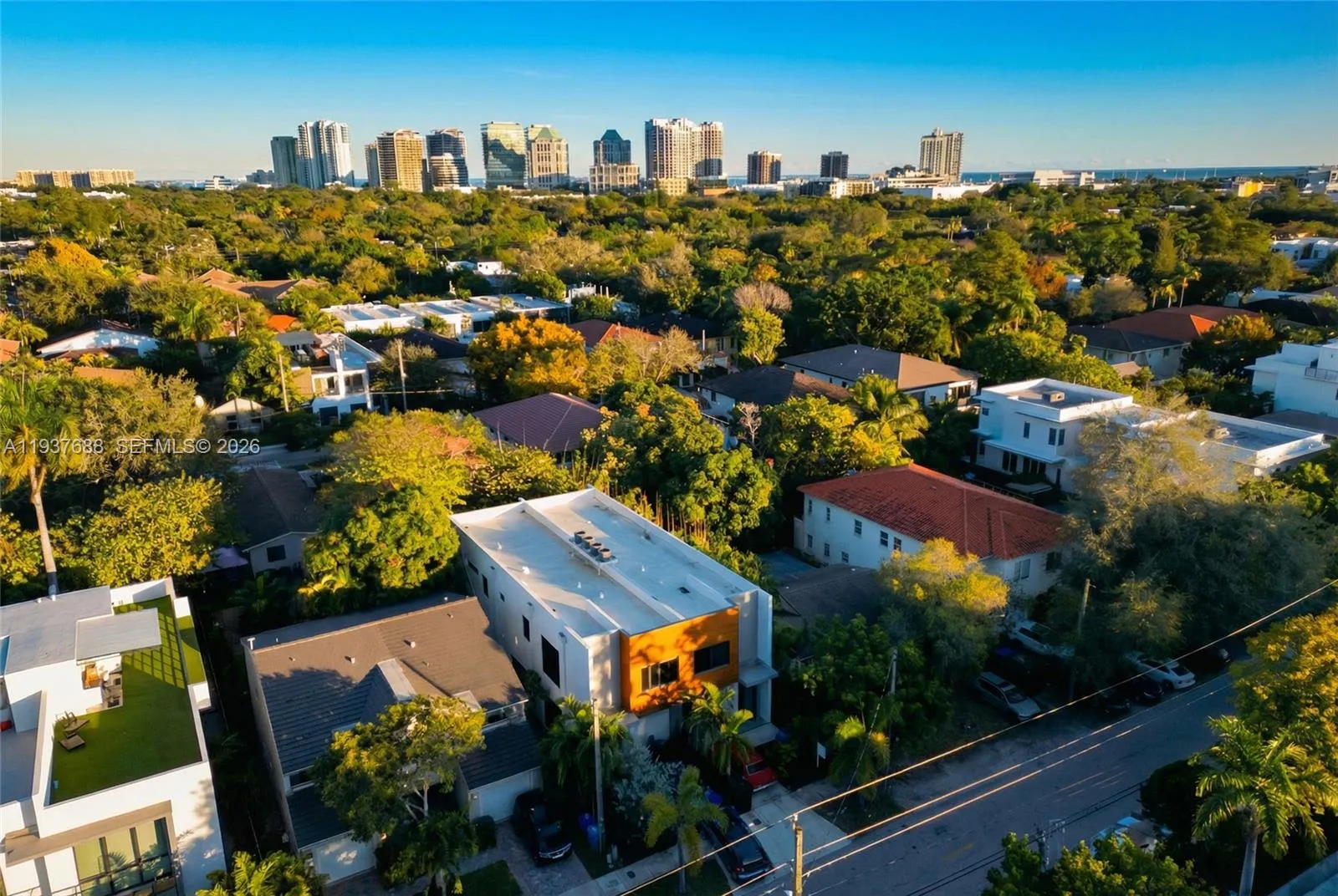 3063 Elizabeth St, Miami FL 33133