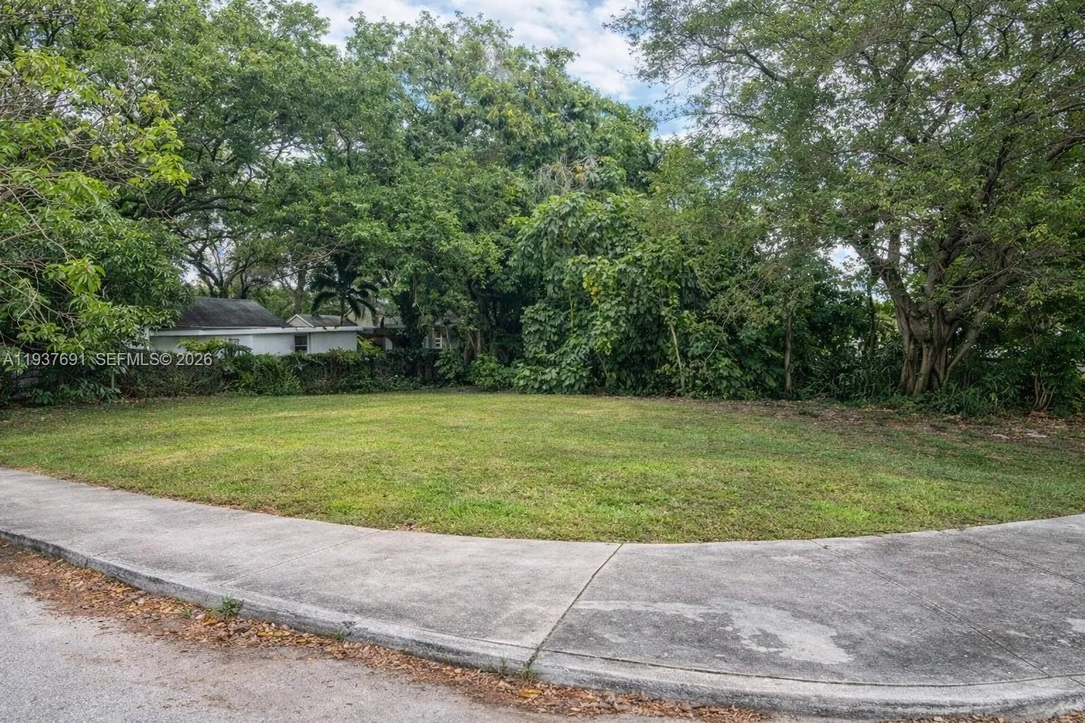 94 NE 56th St, Miami FL 33137
