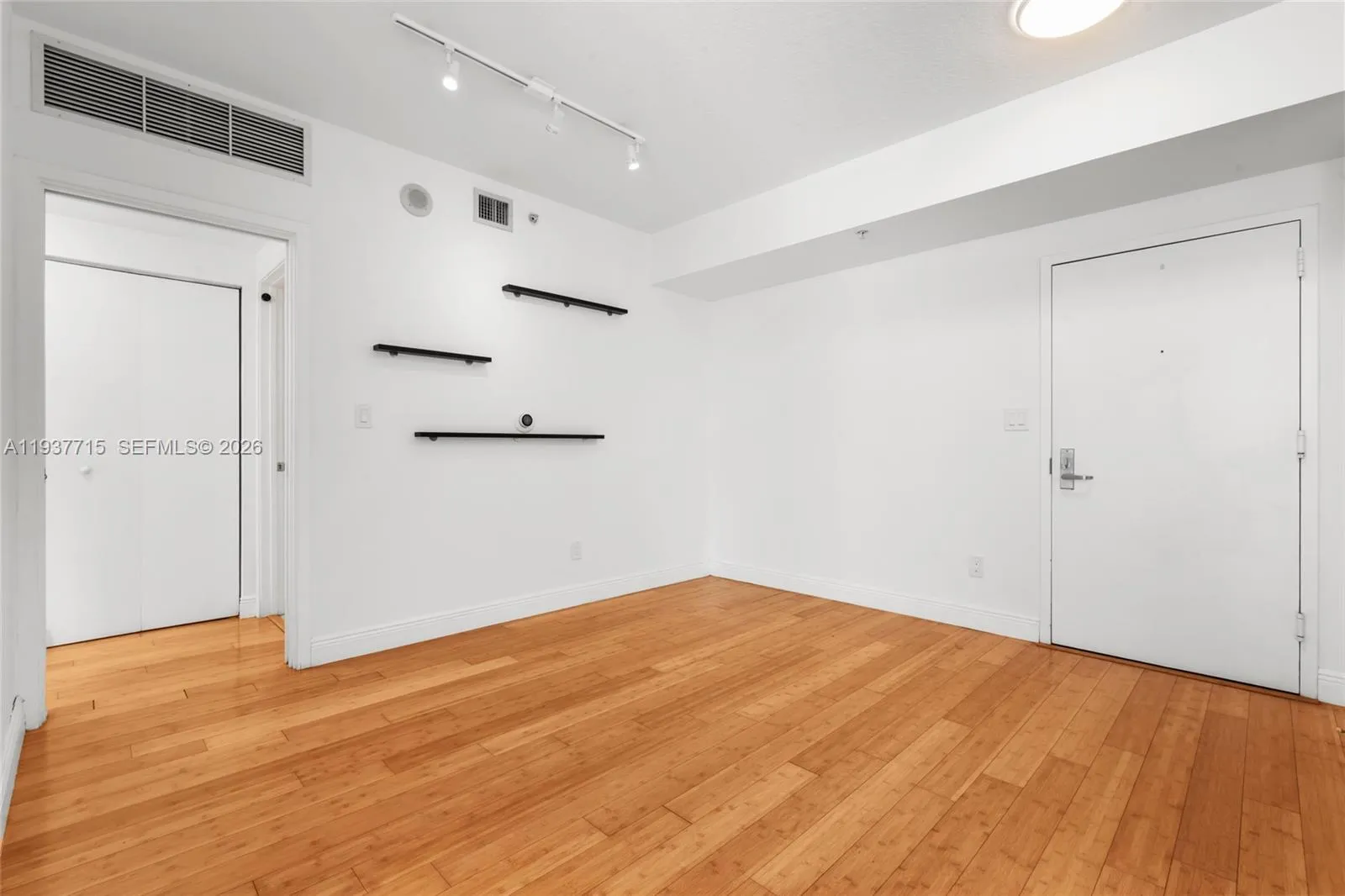335 S Biscayne Blvd # 908, Miami FL 33131