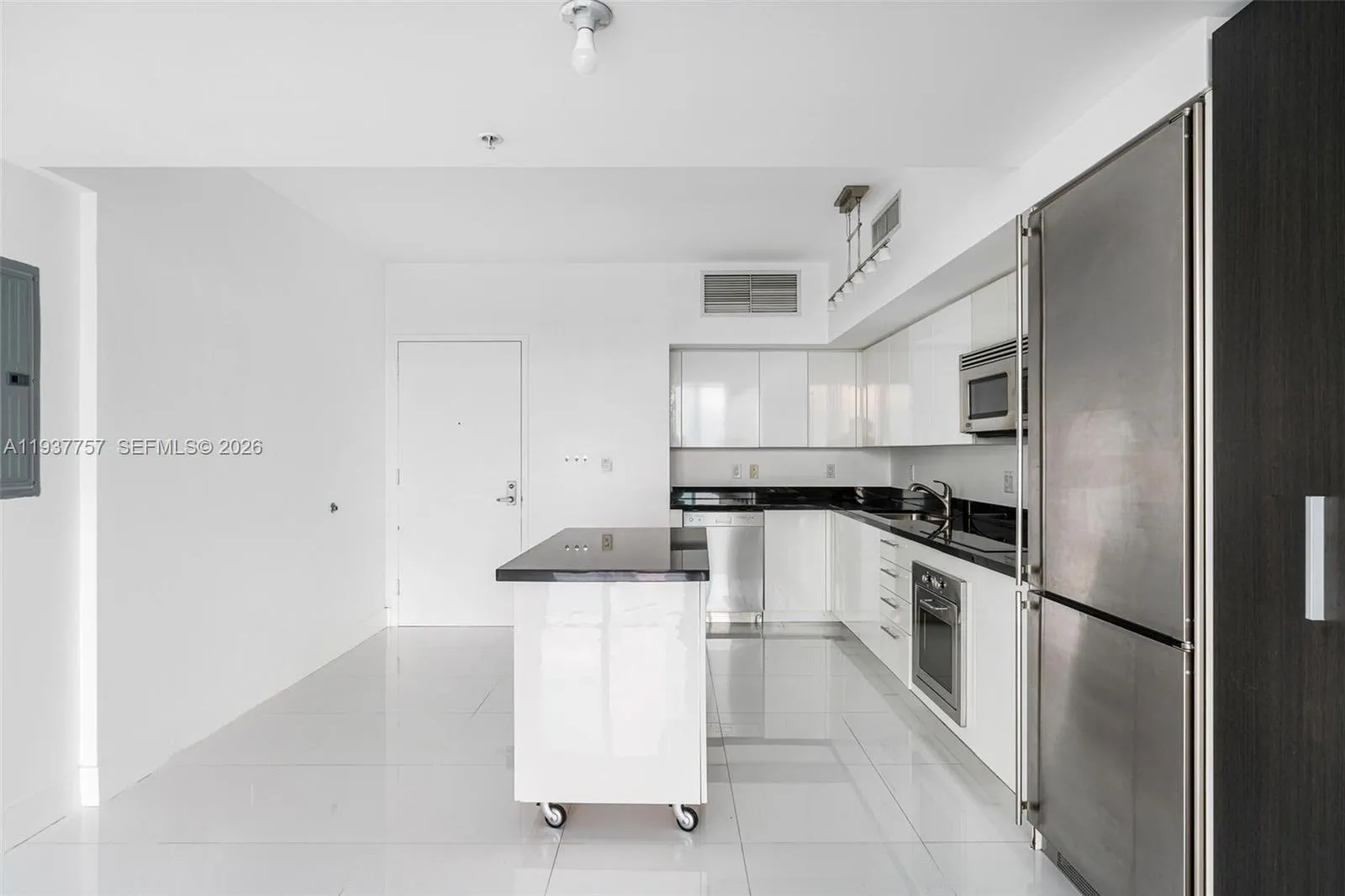 1 bedroom 1 bath for sale at 92 SW 3rd St # 4109, Miami FL 33130