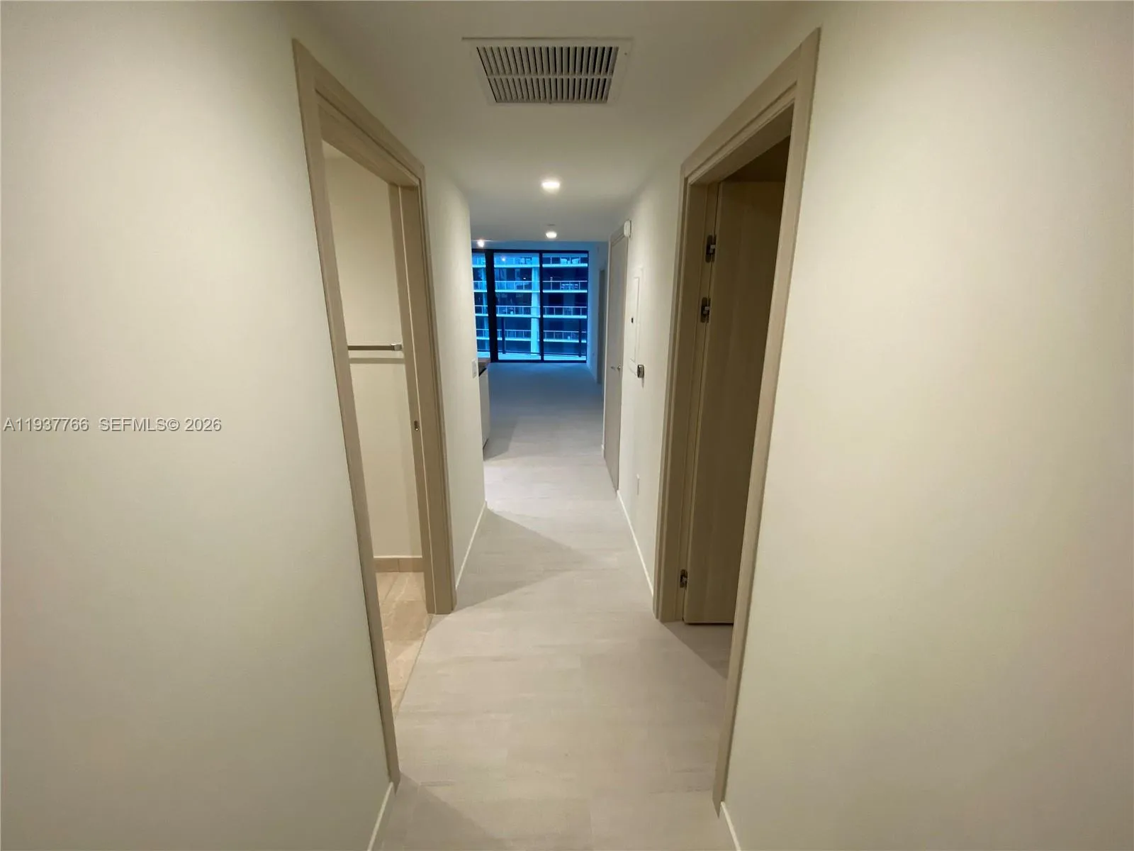 3 bedroom 3 bath for sale at 1000 Brickell Plaza, Miami FL 33131