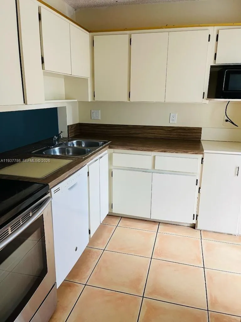 842 Banks Rd, Coconut Creek FL 33063