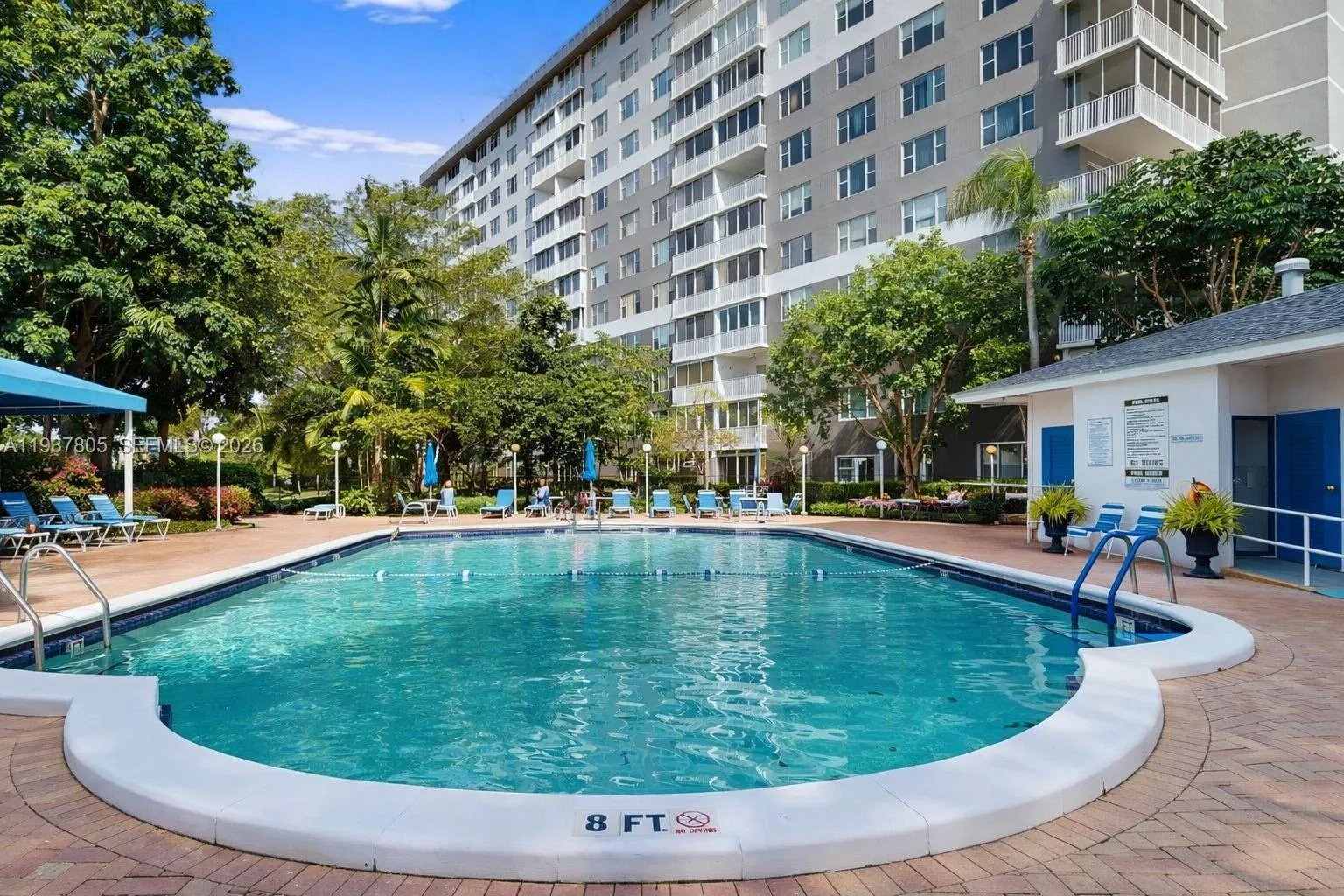 1 bedroom 1 bath for sale at 3850 Washington St # 314, Hollywood FL 33021
