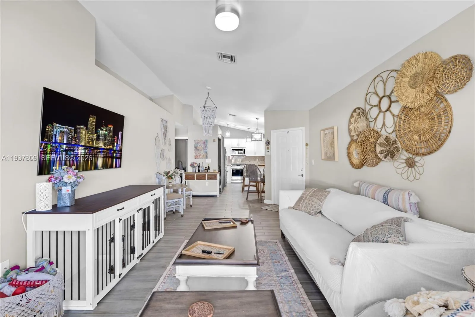 10831 NW 3rd Ct, Pembroke Pines FL 33026