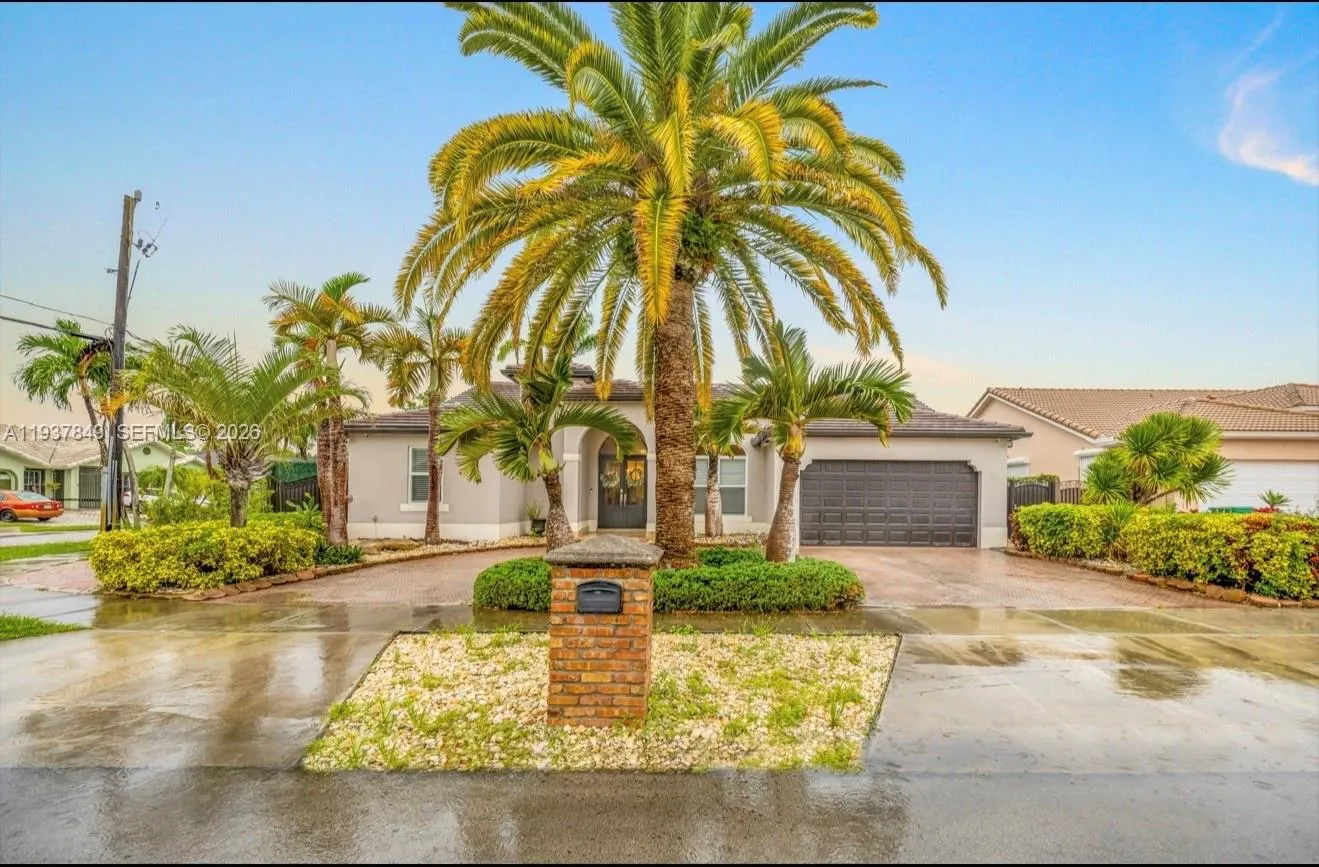 4 bedroom 3 bath for sale at 3190 SW 133rd pl, Miami FL 33175