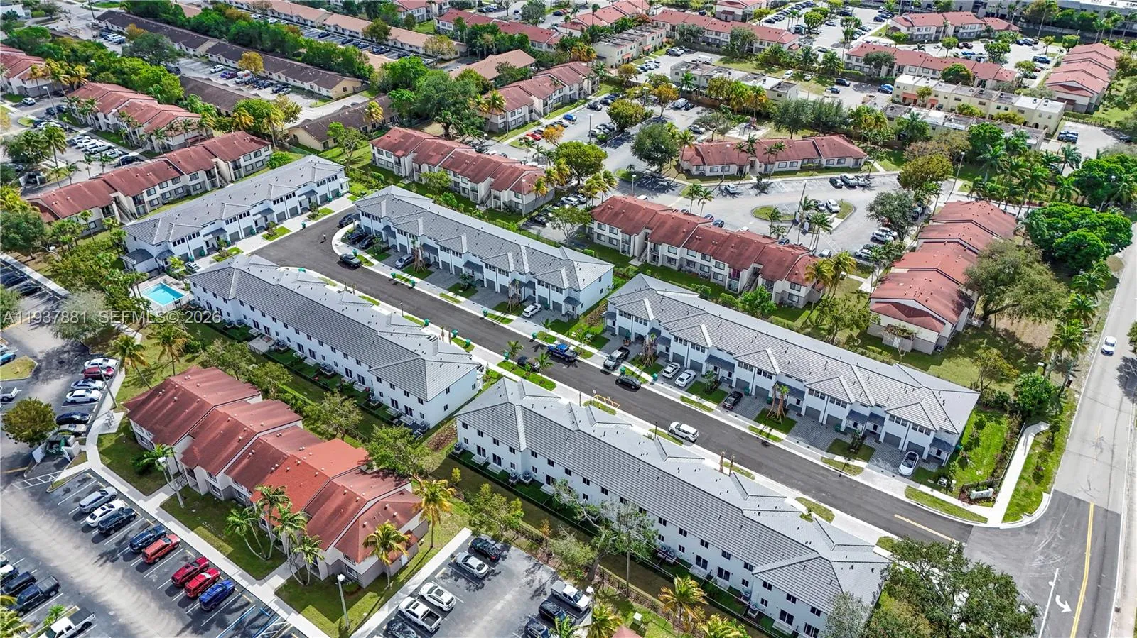 5125 SW 37th St, Pembroke Park FL 33023