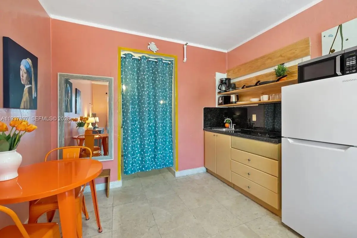 255 W 24th St # 234, Miami Beach FL 33140