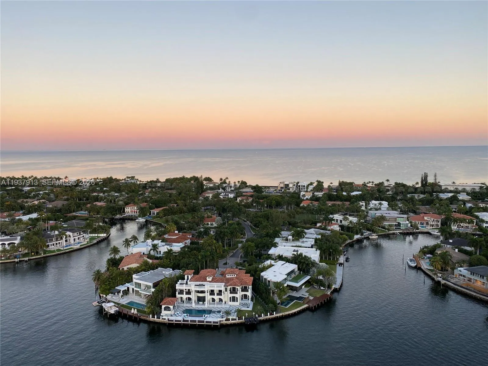 2 bedroom 2 bath for sale at 3802 NE 207th St # 1204, Aventura FL 33180