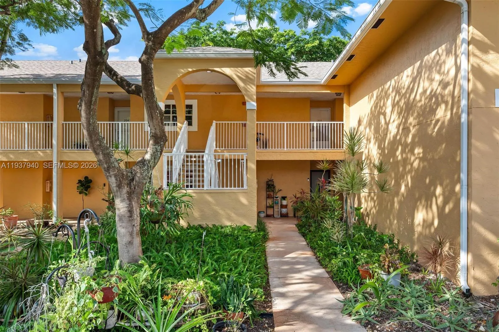 401 SE 10th St # B205, Dania Beach FL 33004