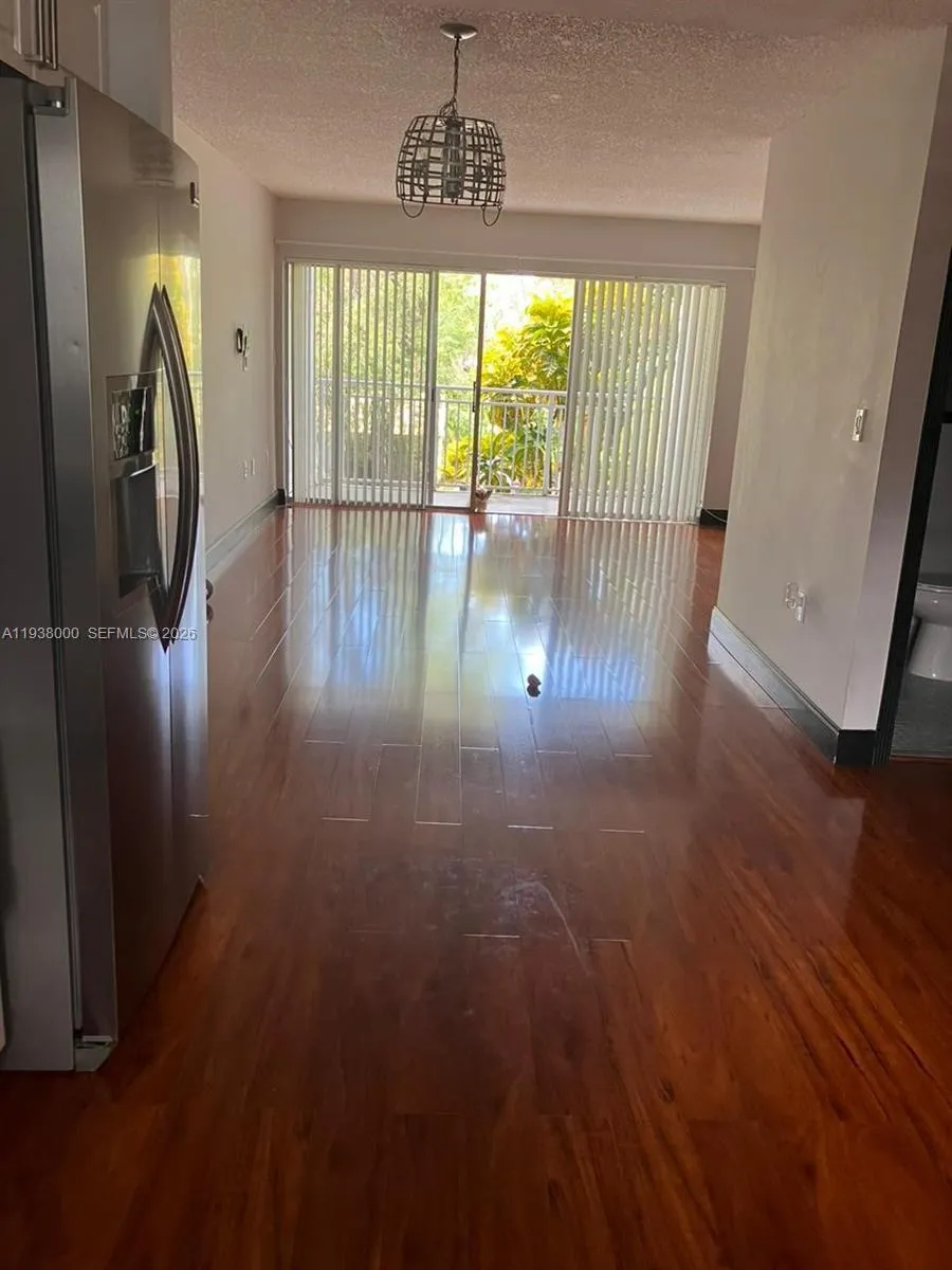 9351 Fontainebleau Blvd # B206, Miami FL 33172