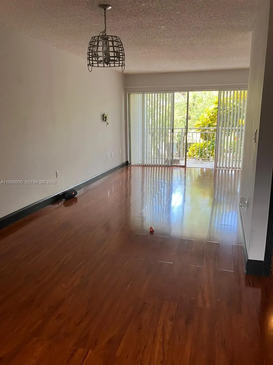 9351 Fontainebleau Blvd # B206, Miami FL 33172