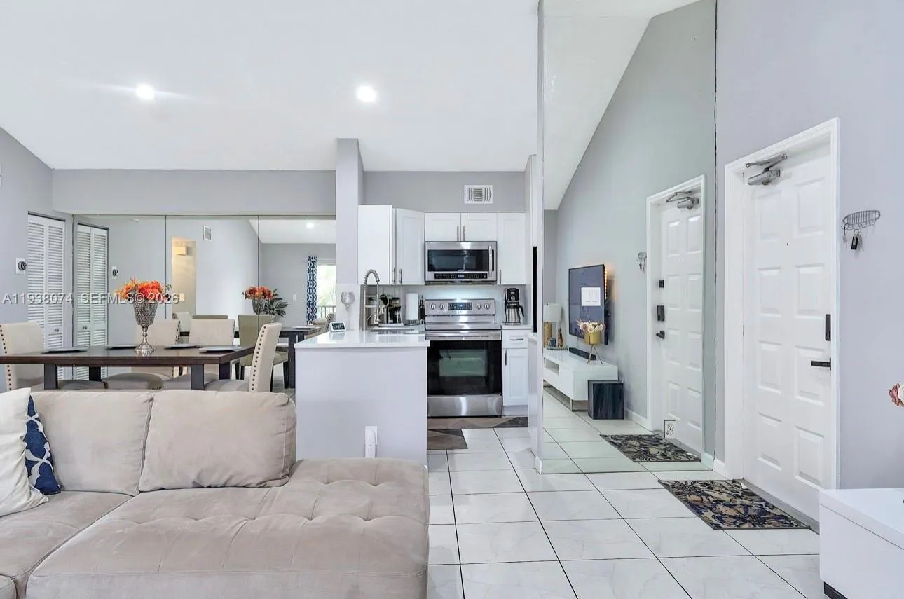 3001 N Oakland Forest Dr # 301, Oakland Park FL 33309