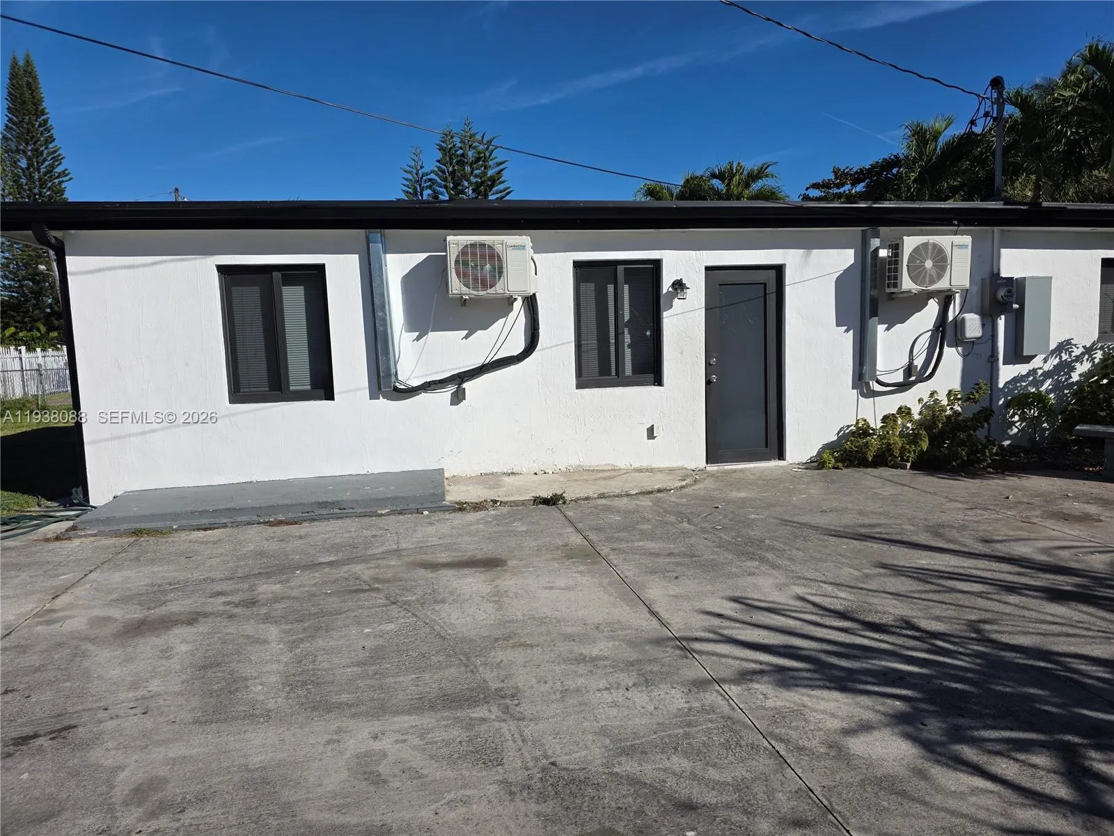 1490 NE 147th St, Miami FL 33161