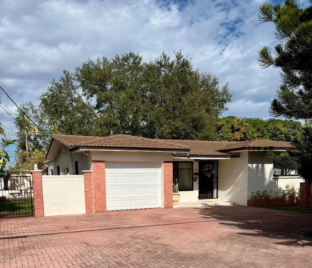 6385 SW 25th St, Miami FL 33155