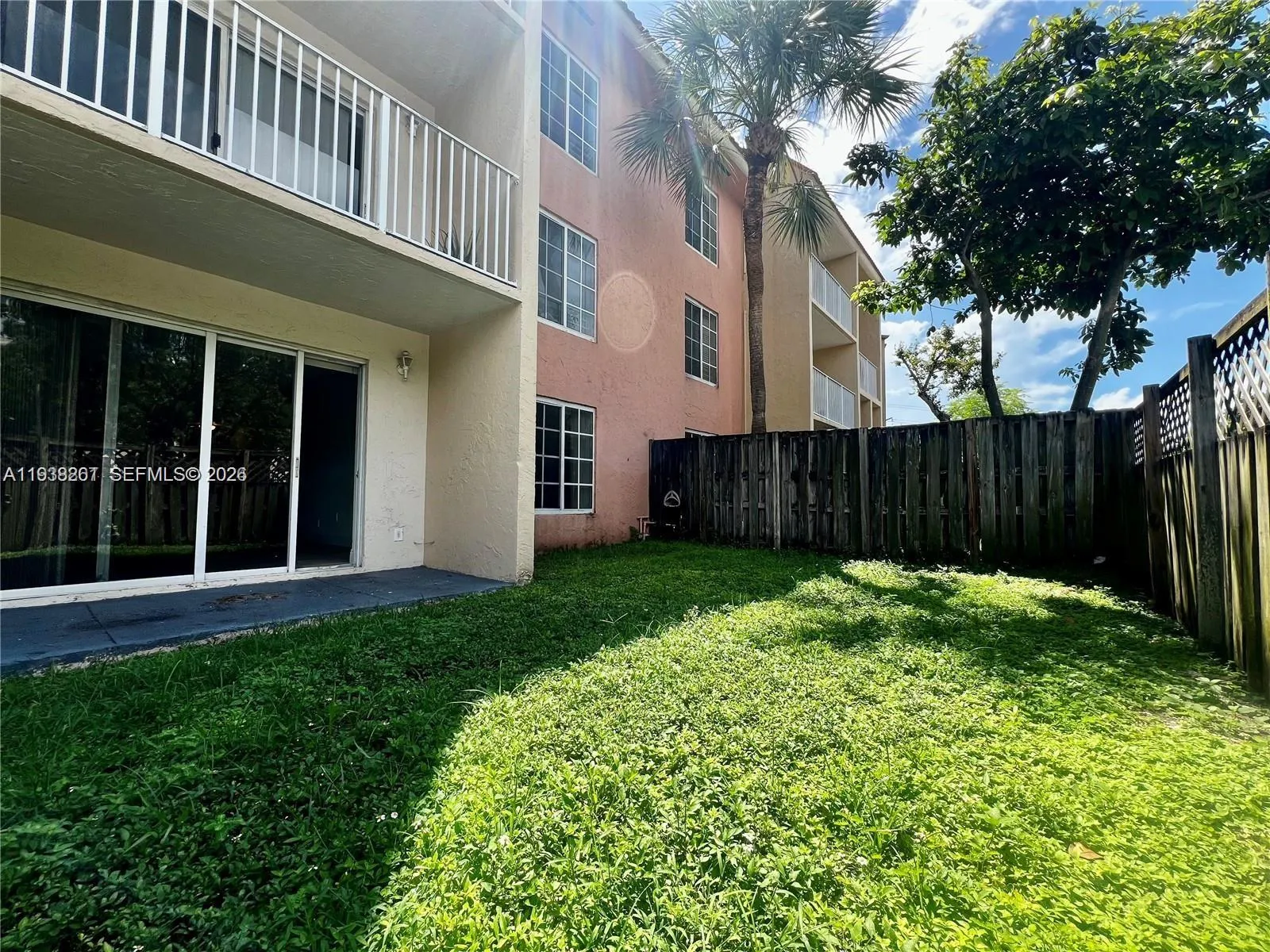 1 bedroom 1 bath for sale at 5201 Geneva Way # 109, Doral FL 33166