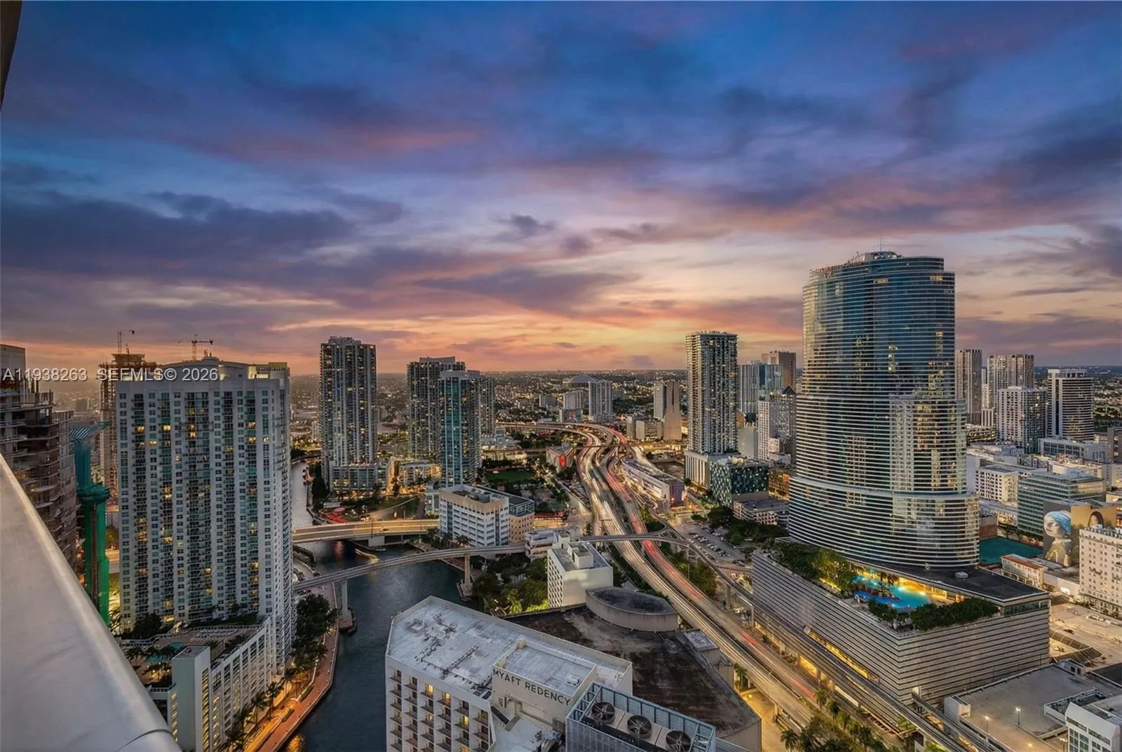 1 bedroom 1 bath for sale at 200 Biscayne Boulevard Way # 4414, Miami FL 33131