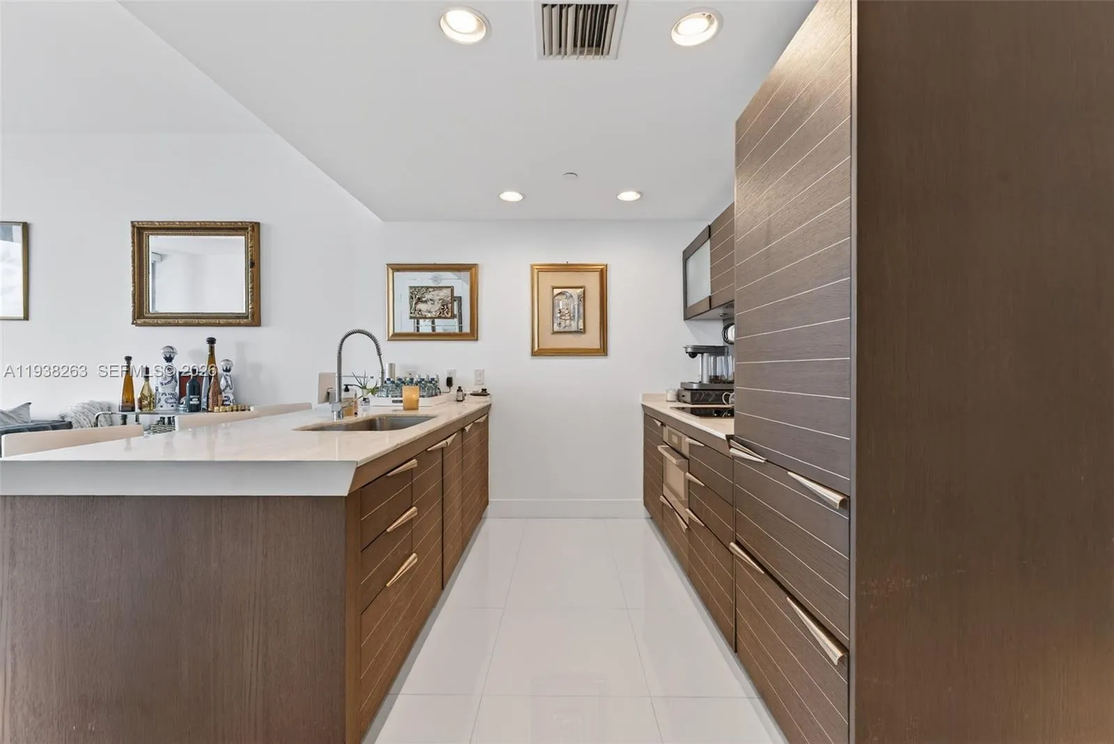 200 Biscayne Boulevard Way # 4414, Miami FL 33131