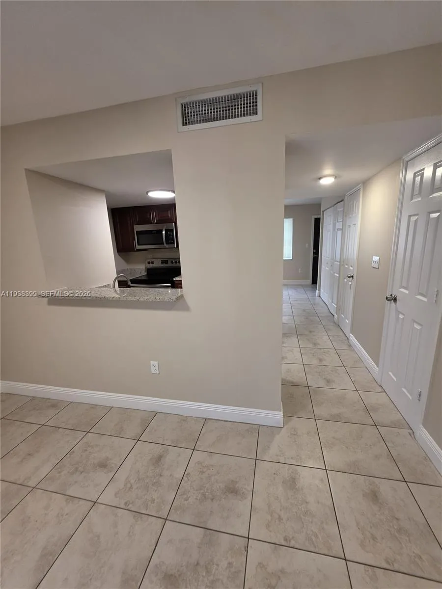 1990 NW 4th Ct # 7, Miami FL 33136