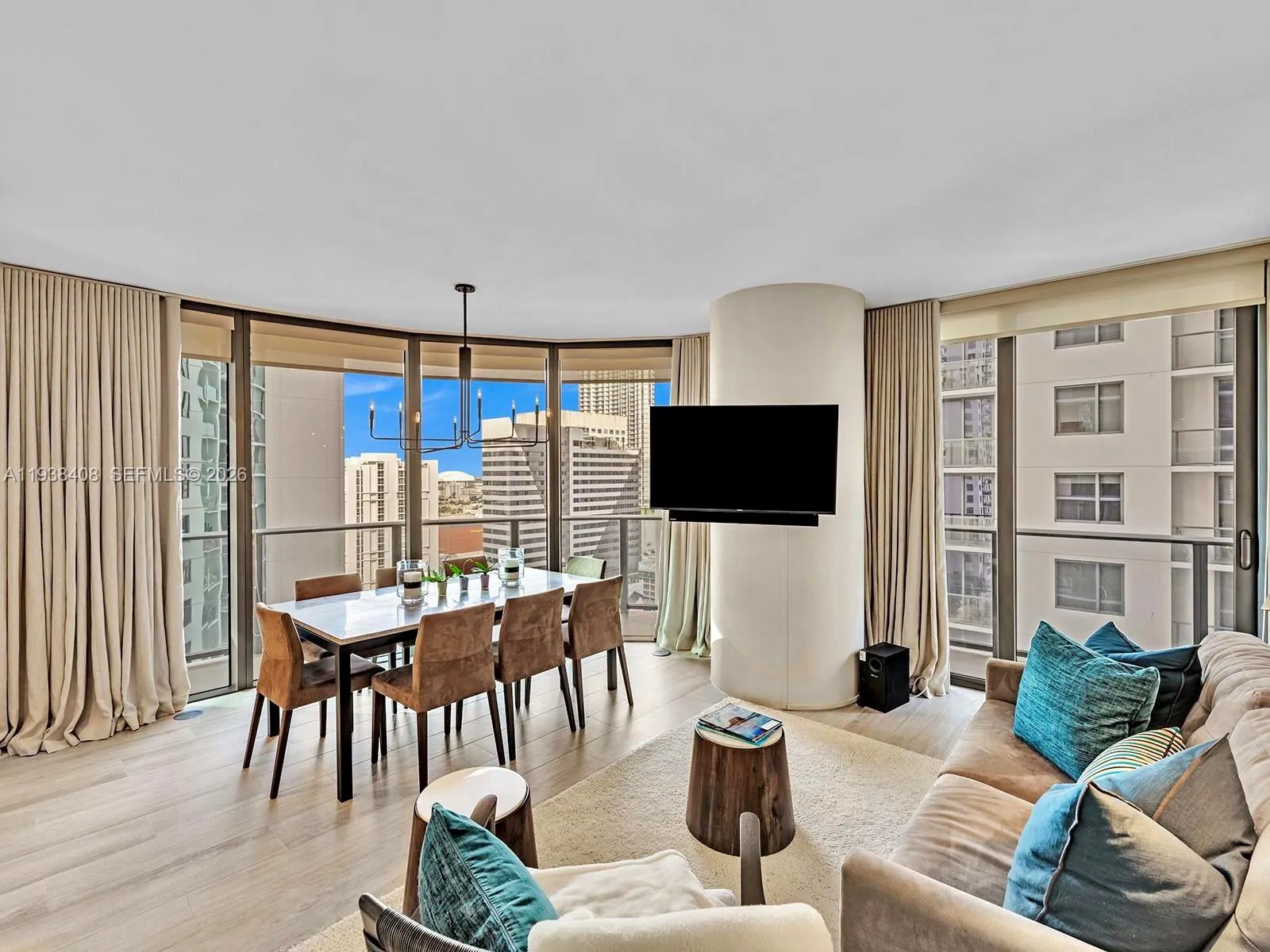 2 bedroom 2 bath for sale at 55 SW 9th St # 1808, Miami FL 33130