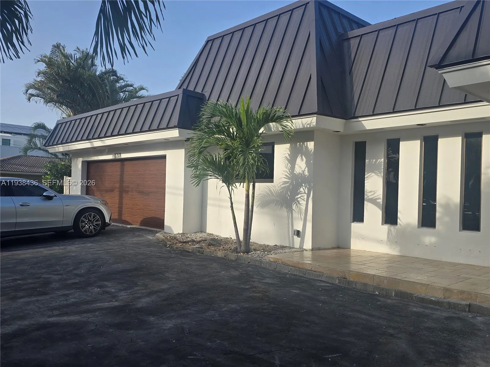 4 bedroom 4 bath for sale at 1201 Diplomat Pkwy, Hollywood FL 33019