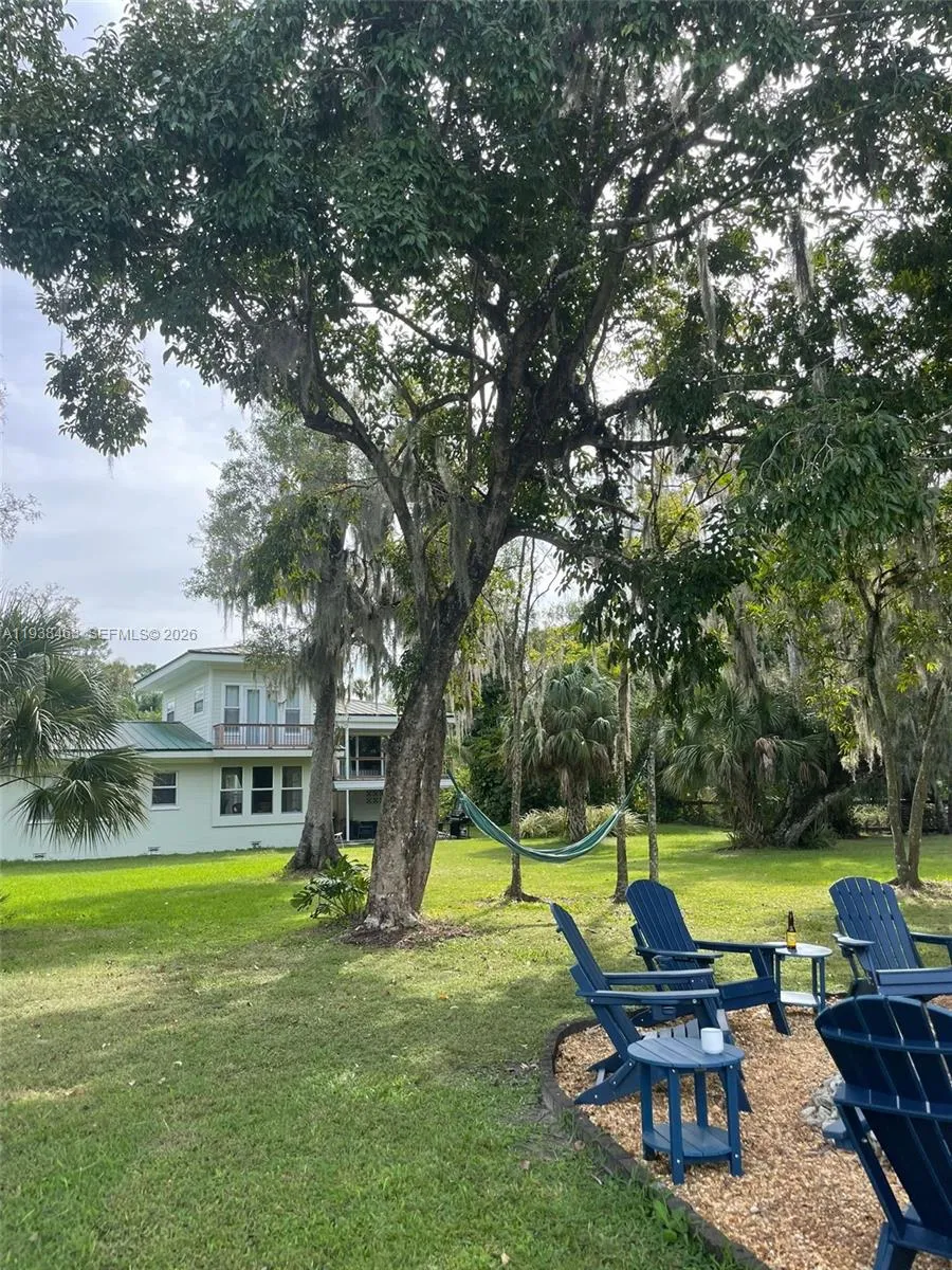 671 Live Oak Ln, La Belle FL 33935