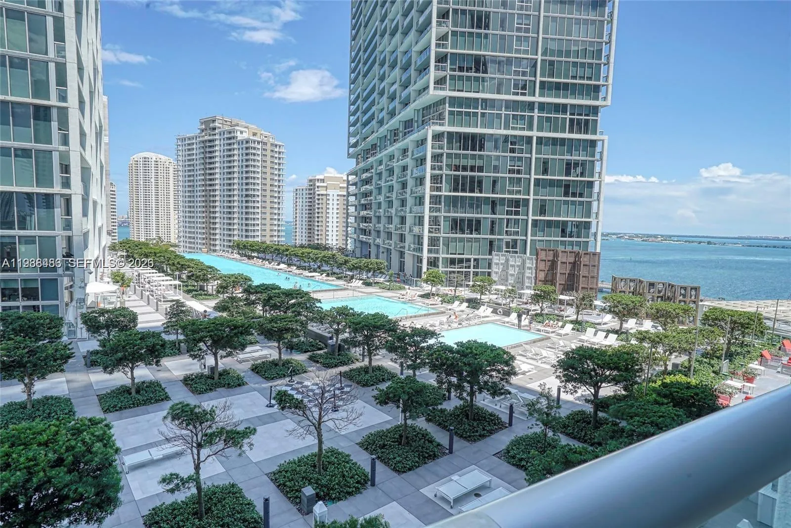 1 bedroom 1 bath for sale at 485 Brickell Ave # 1701, Miami FL 33131