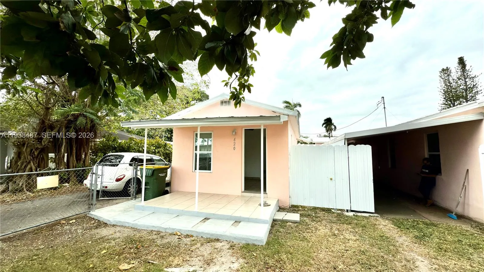 616 SW 8th # 620, Homestead FL 33030